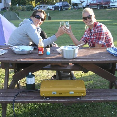 Blenheim Bridges Holiday Park ภายนอก รูปภาพ
