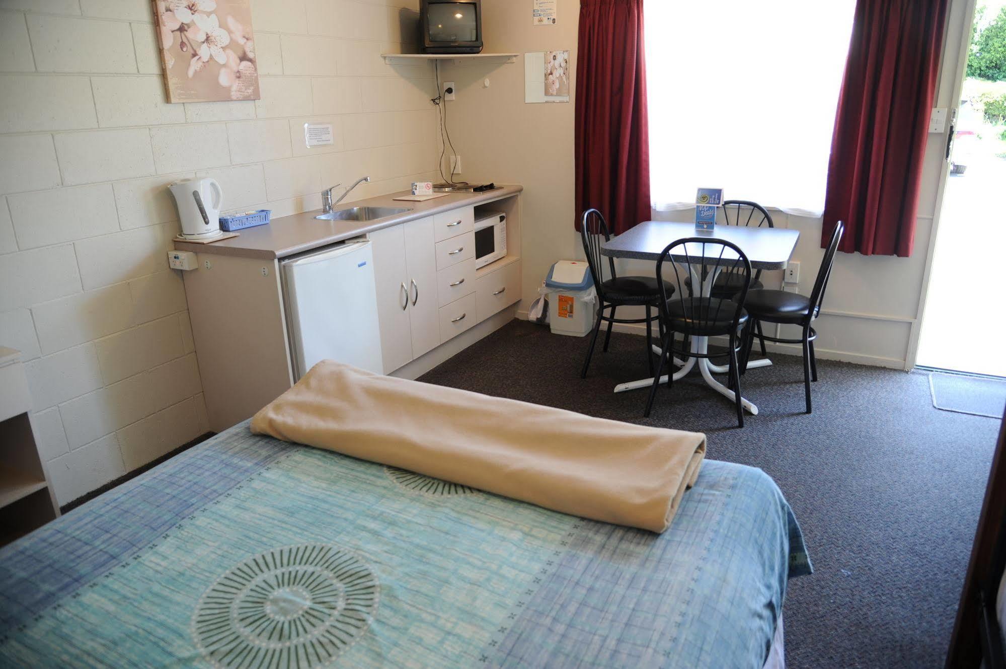 Blenheim Bridges Holiday Park ภายนอก รูปภาพ