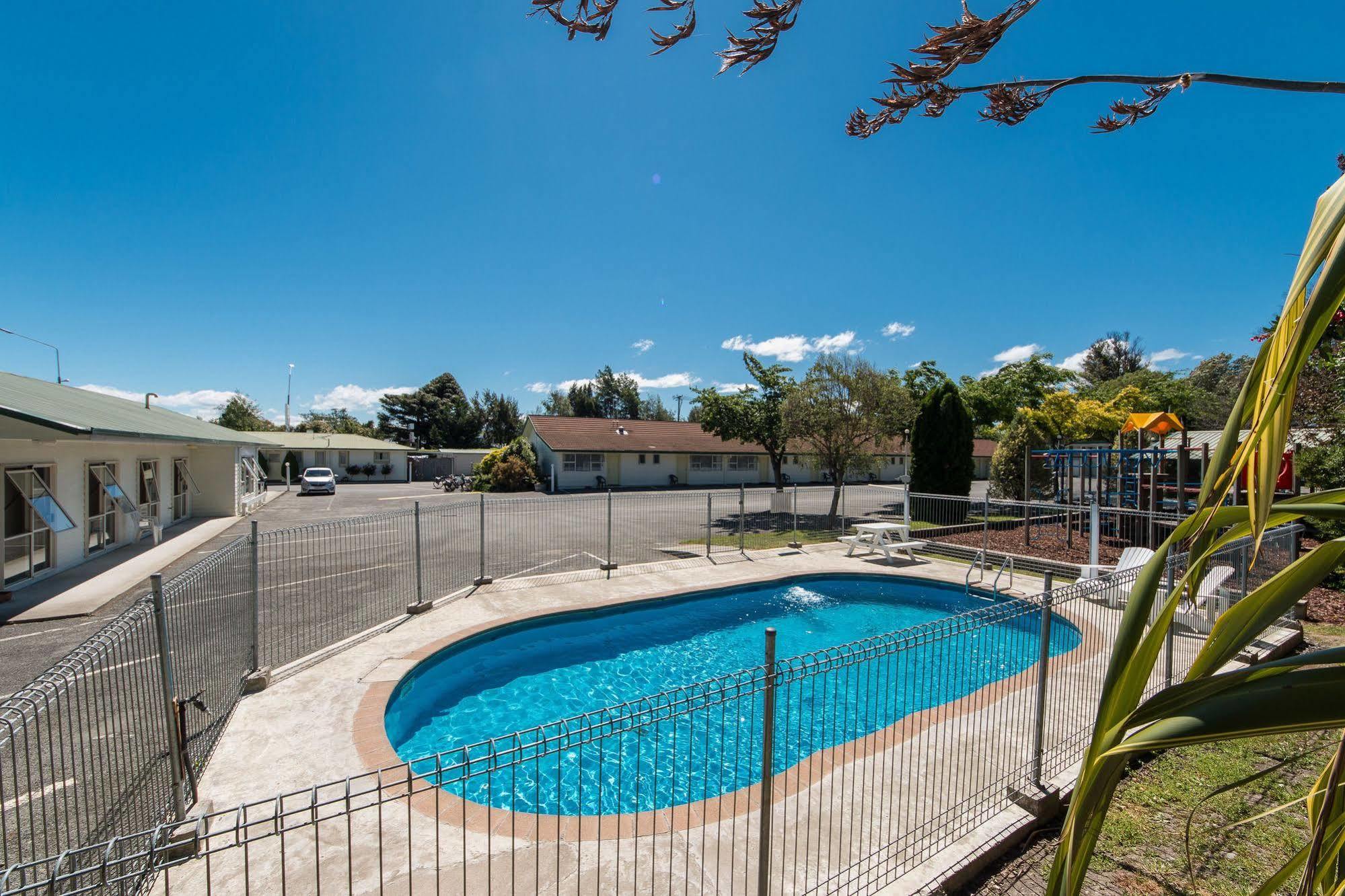 Blenheim Bridges Holiday Park ภายนอก รูปภาพ