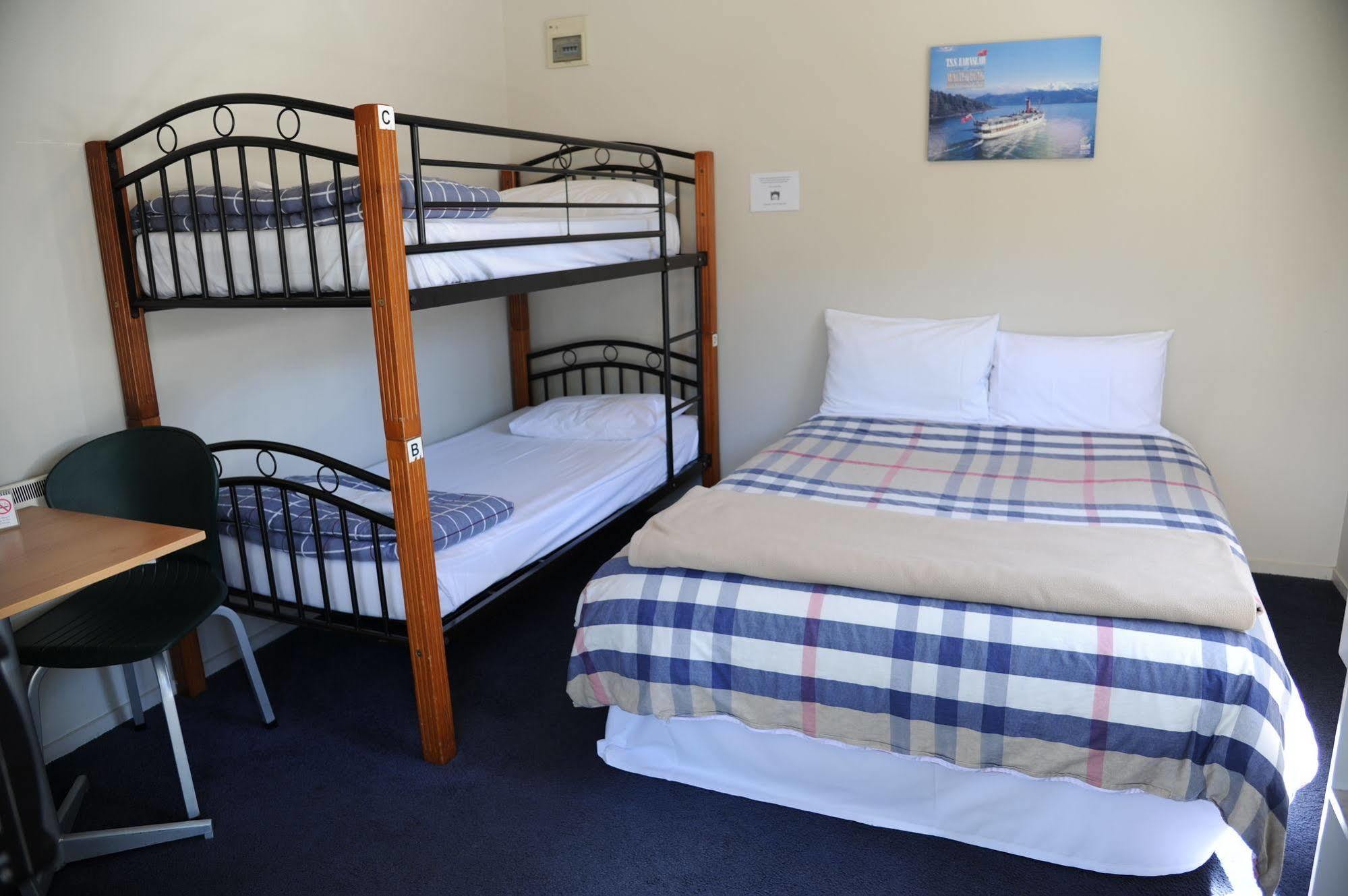 Blenheim Bridges Holiday Park ภายนอก รูปภาพ